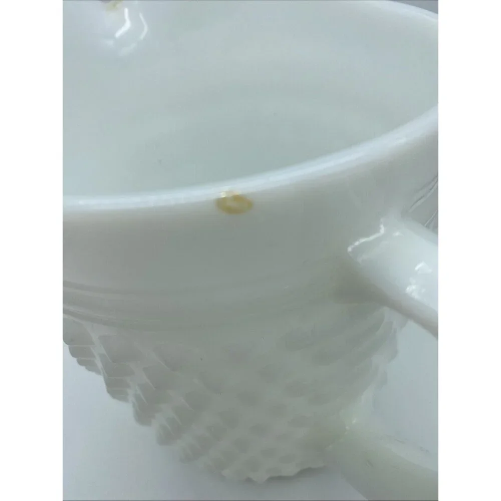 Unmarked unbranded milk